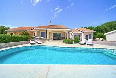 Villa Gardena mit großem Garten