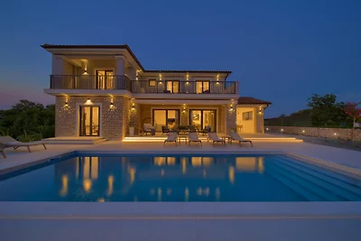 Villa Harmony mit beheiztem Pool