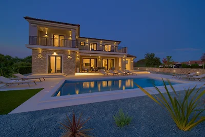 Villa Harmony mit beheiztem Pool