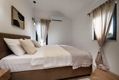 Villa Aurora