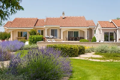 Villa Gardena mit großem Garten