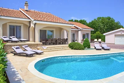 Villa Gardena mit großem Garten
