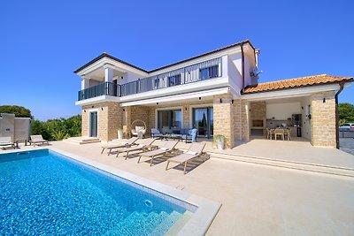 Villa Harmony mit beheiztem Pool