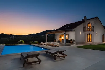 Villa Cvita mit großem Pool - Split