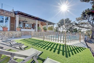 KIDS FRIENDLY Villa Enderrocat