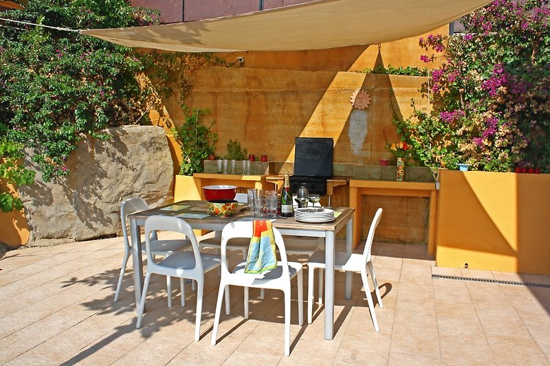 Terrasse mit Grill