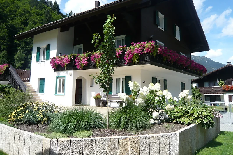 Huis in de zomer