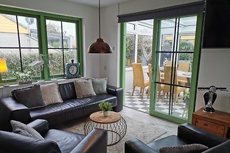 Hollandferienhaus mit Wintergarten