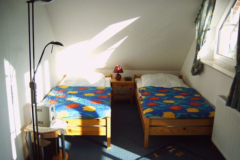 2 Betten im Kinderzimmer