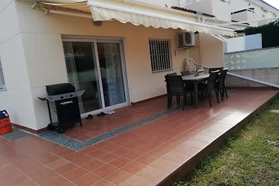 Ferienhaus mit  Garten, Gem. Pool.