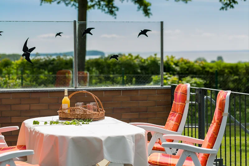 Terras met uitzicht over de Greifswalder Bodden