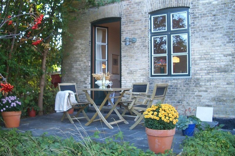 Terrasse mit Blick auf den Seglerhafen am Noor