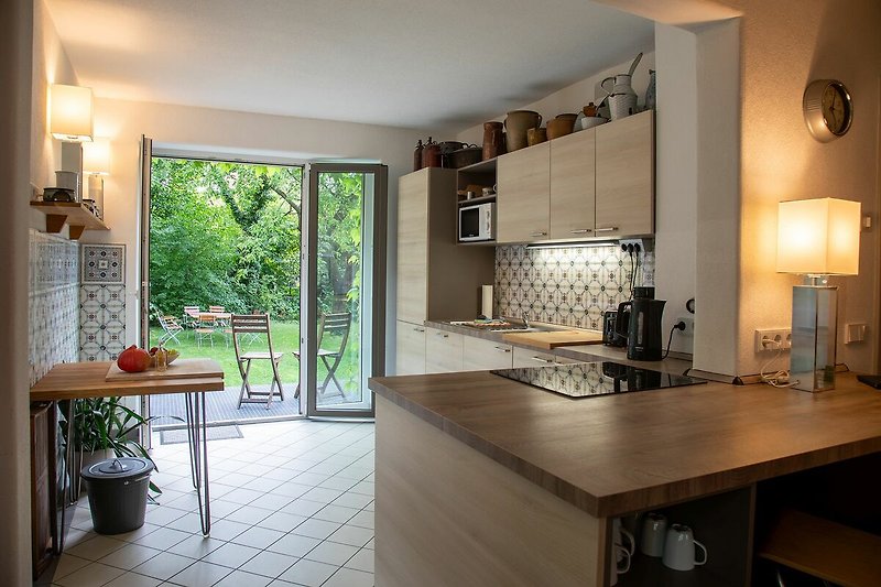 Küche:  Die Küche ist komplett ausgestattet, u.a. mit einem extra großen Kühlschrank.