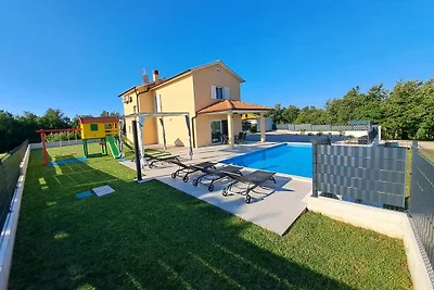Villa Lukrida