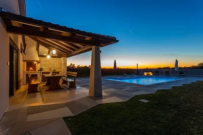 Villa Taya