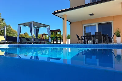 Villa Lukrida