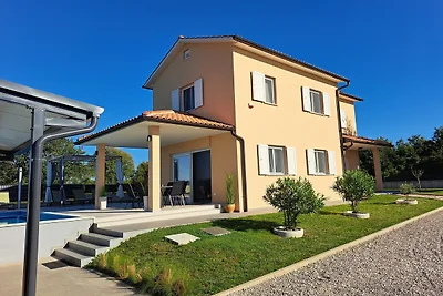 Villa Lukrida