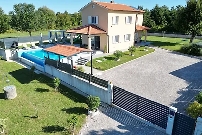 Villa Lukrida