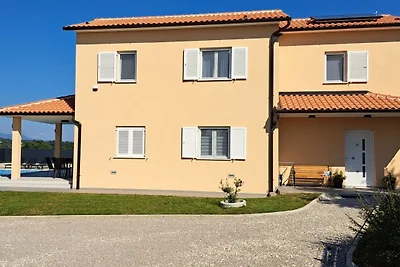 Villa Lukrida