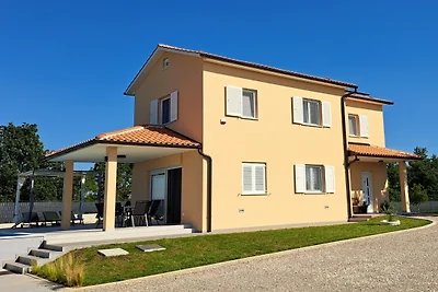 Villa Lukrida