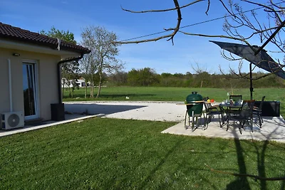 Villa Leonika