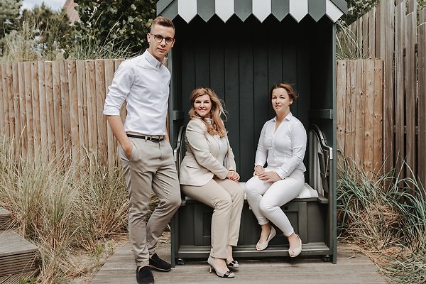 <span style="font-size:smaller;">Firma Ferienimmobilienvermietung e. Kfr.</span><br> Frau Jentsch <span style="font-size:smaller;">Firma Ferienimmobilienvermietung e. Kfr.</span><br> Frau Jentsch