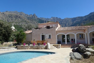Ferienhaus mit Pool bei Calvi