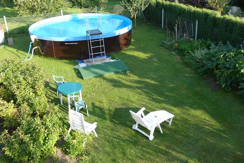 piscine en plein air avec terrain à disposition