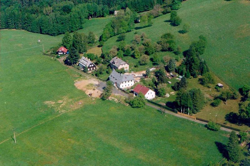vue aérienne (maison indiquée)