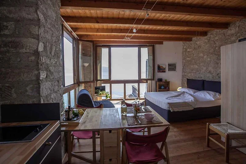 Wohn/Schlafzimmer