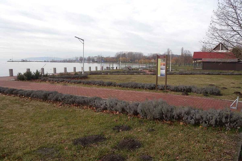 Uferpromenade in Balatonkenese