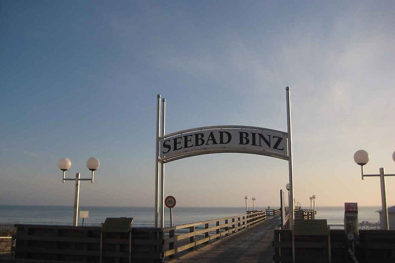 Seebrücke in Binz am Strand