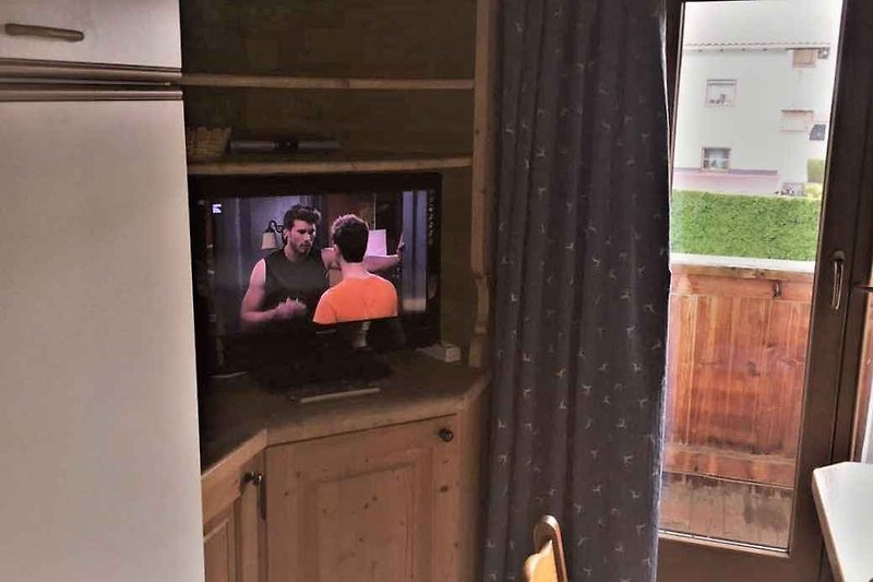 TV w kuchni mieszkalnej