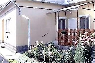 Ferienhaus mit Terrasse, Sandkasten und