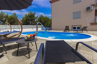 Ferienwohnung FerienWohnung mit Pool, Klimaan