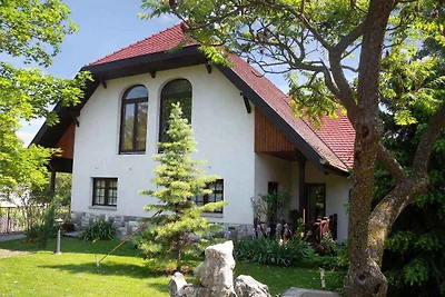 Ferienwohnung mit Gartenpavillon und Grill