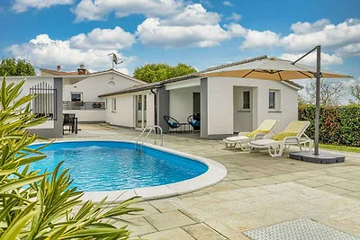Ferienhaus mit Swimmingpool