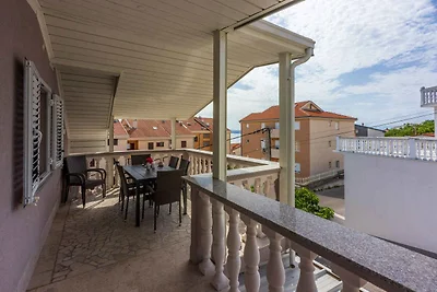 Ferienwohnung mit grosser Terrasse und 2