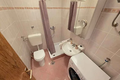 Ferienwohnung mit Balkon, 70 m vom Strand