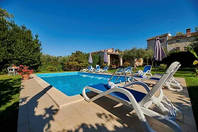 Villa mit Klimaanlage und Pool