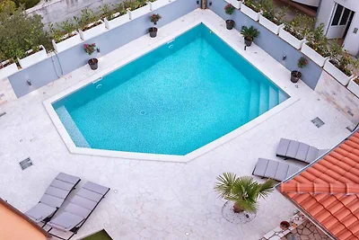 Ferienwohnung mit Balkon und Klimaanlage