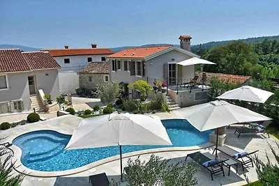 Villa mit Pool, Sauna
