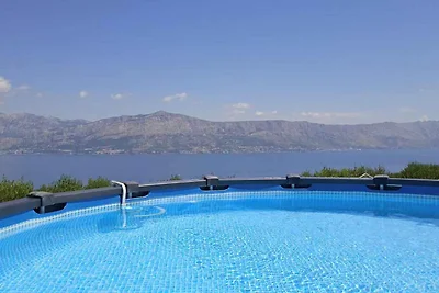 Ferienhaus Mit Terasse und Pool