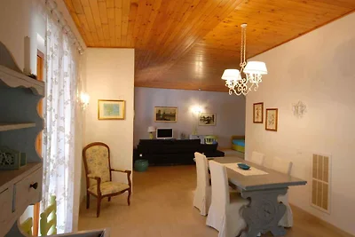 Villa mit Garten und Pool
