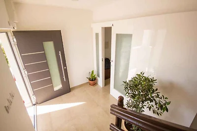 Ferienwohnung mit Pool und 80 m zum Strand