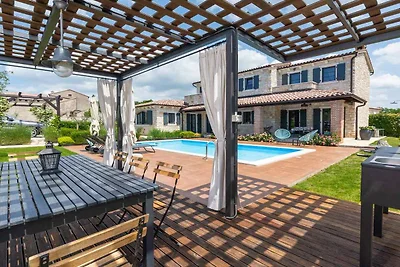 Villa mit Klimaanlage und Pool