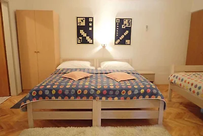 Ferienwohnung mit Terrasse und Klimaanage