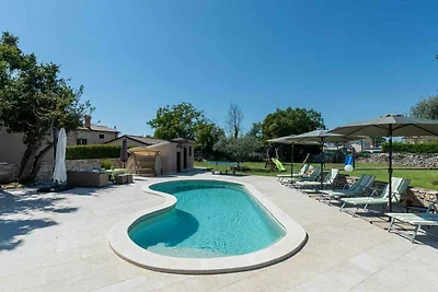 Villa mit Klimaanlage und Pool