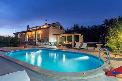 Villa mit Klimaanlage und Pool
