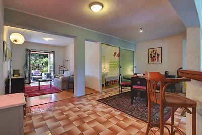 Ferienwohnung mit Terrasse und Garten